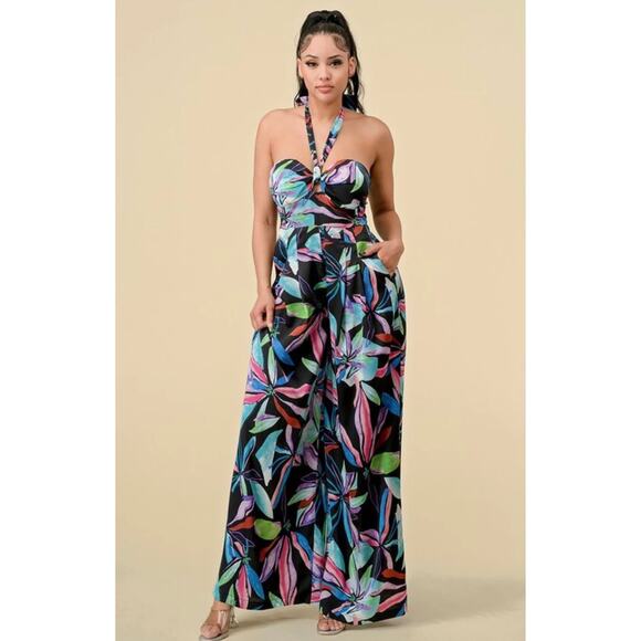 LILLY'S KLOSET -NWT- Halter Neck Smocked Wide Leg Jumpsuit | Medium - Picture 1 of 11